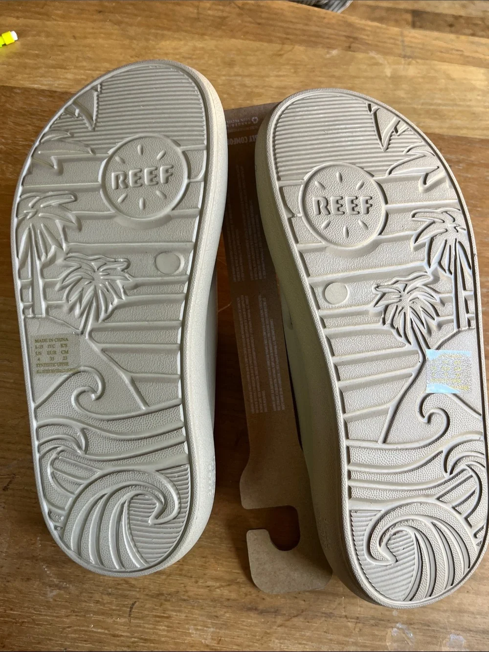 REEF Rio Slides (Big Kid) Beach Sandals in color Nomad